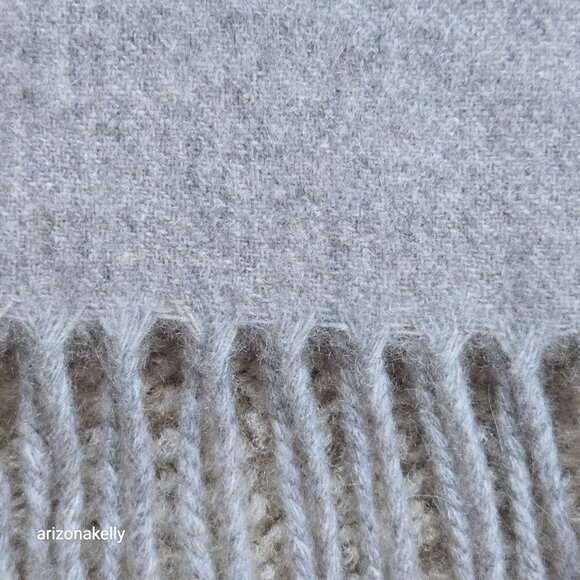NWOT Uniqlo Cashmere Fringe Scarf Grey - Picture 4 of 9